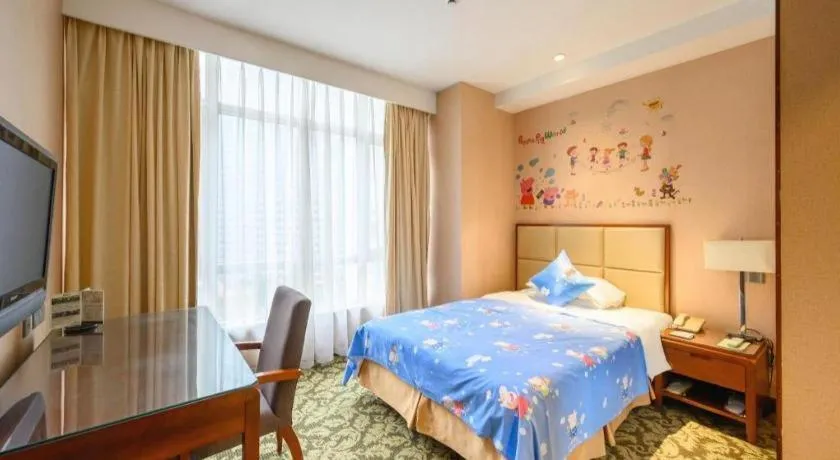 Bed in Xiamen Fortune Hotel