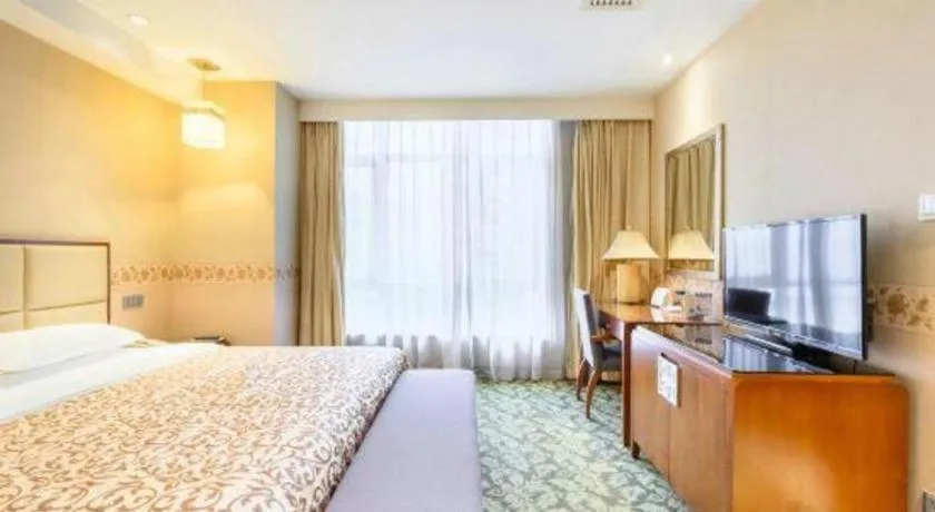 Bed in Xiamen Fortune Hotel