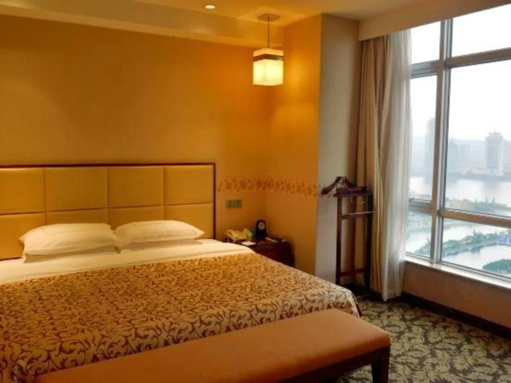 Bed in Xiamen Fortune Hotel