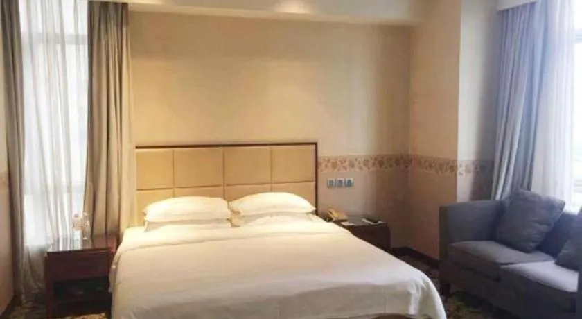 Bed in Xiamen Fortune Hotel