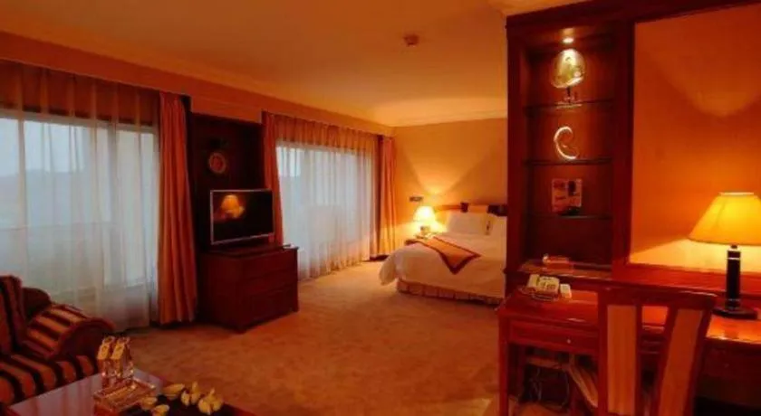 Bed in Dalian Zhongshan Hotel