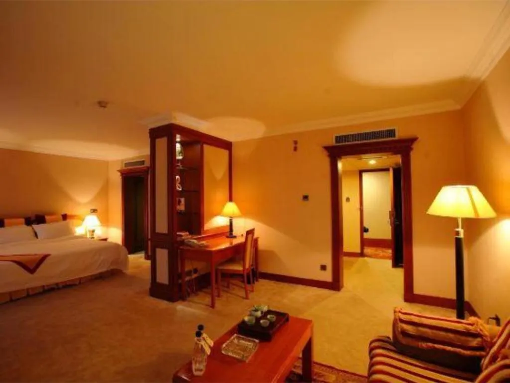 Bed in Dalian Zhongshan Hotel