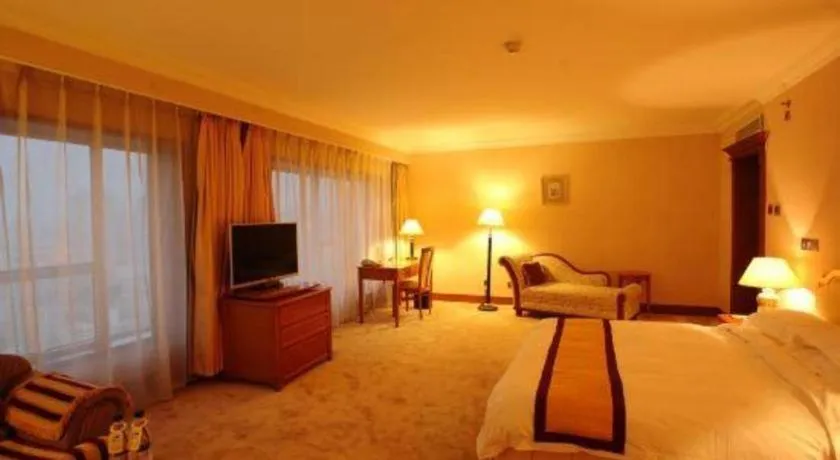 Bed in Dalian Zhongshan Hotel