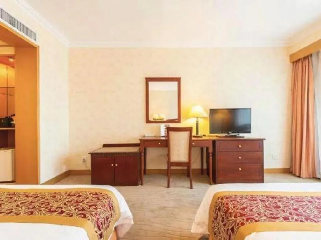 Bed in Dalian Zhongshan Hotel