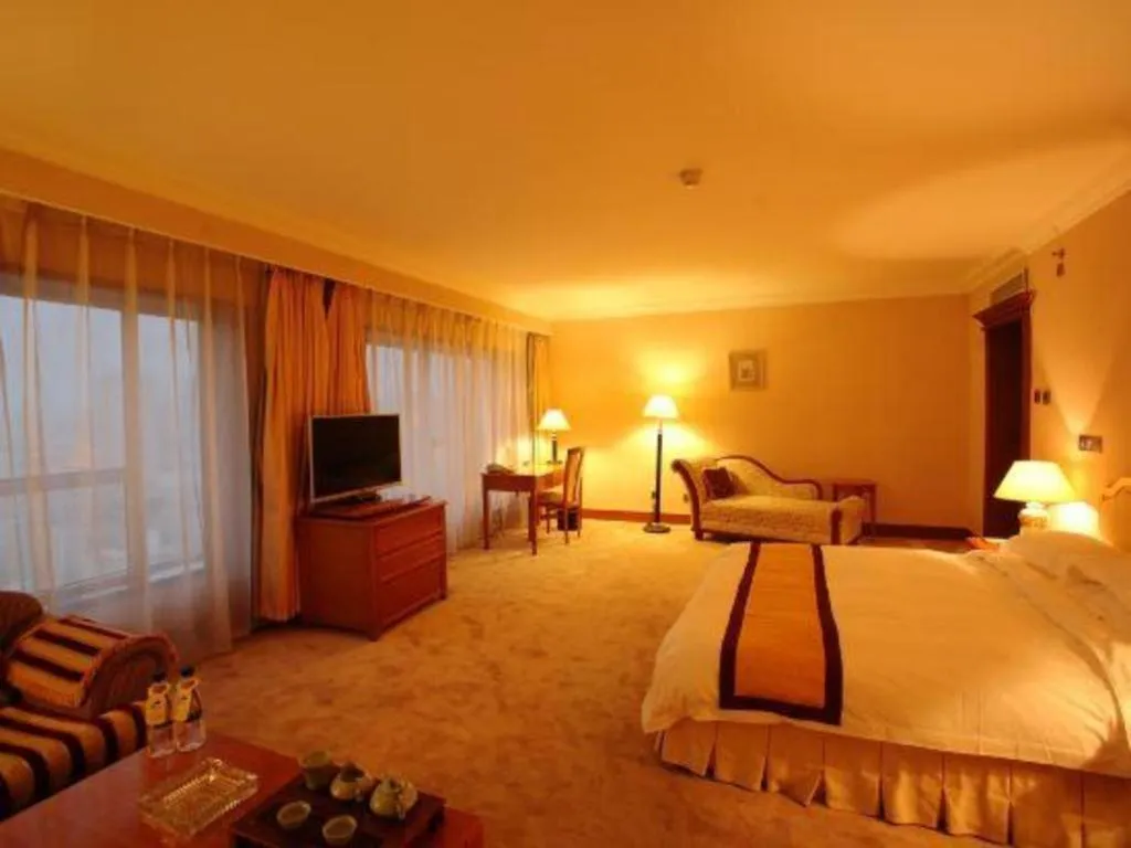 Bed in Dalian Zhongshan Hotel