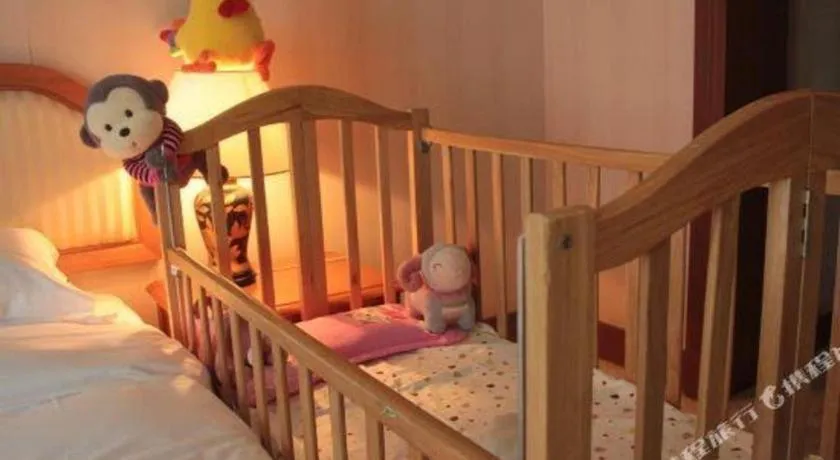 Bed in Dalian Zhongshan Hotel