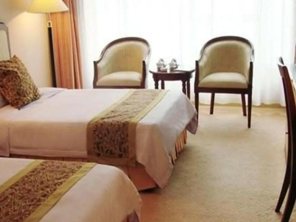 Bed in Dalian Zhongshan Hotel