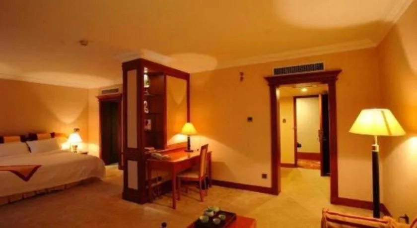 Bed in Dalian Zhongshan Hotel