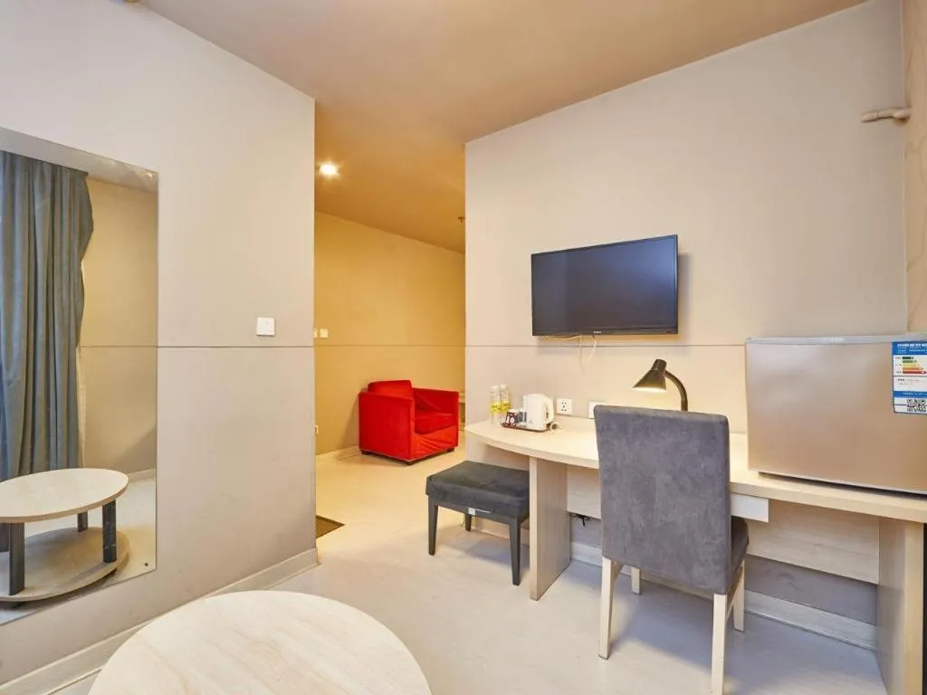 Jinjiang Inn Shanghai Minsheng Road Metro Station