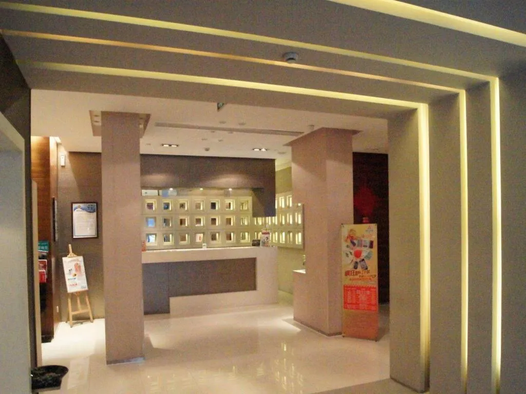 Jinjiang Inn Shanghai Minsheng Road Metro Station