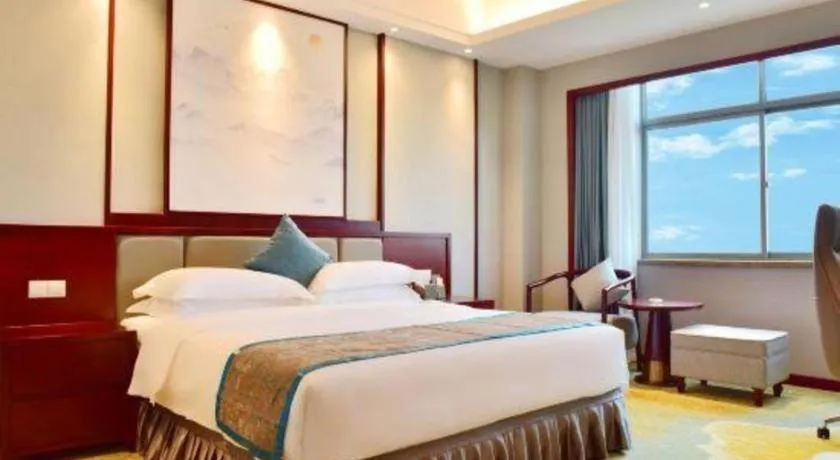 Bed in Yiyang Huatian Hotel