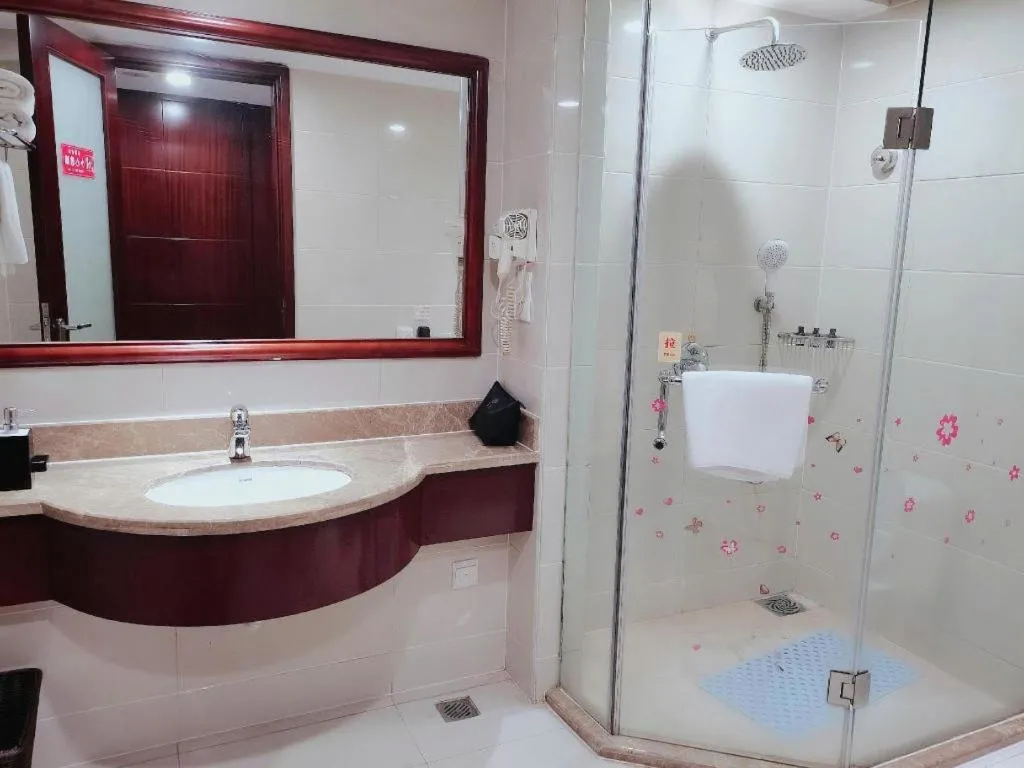 Yiyang Huatian Hotel