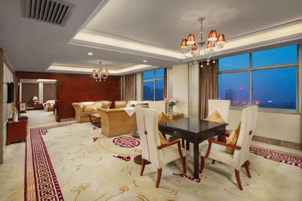 Yiyang Huatian Hotel