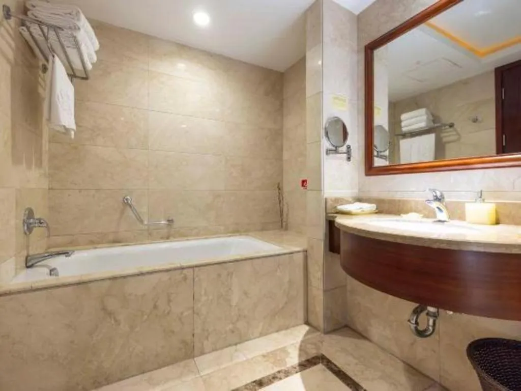 Yiyang Huatian Hotel