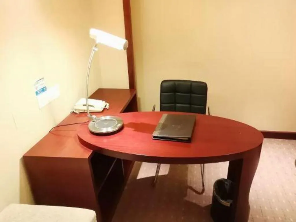 Yiyang Huatian Hotel