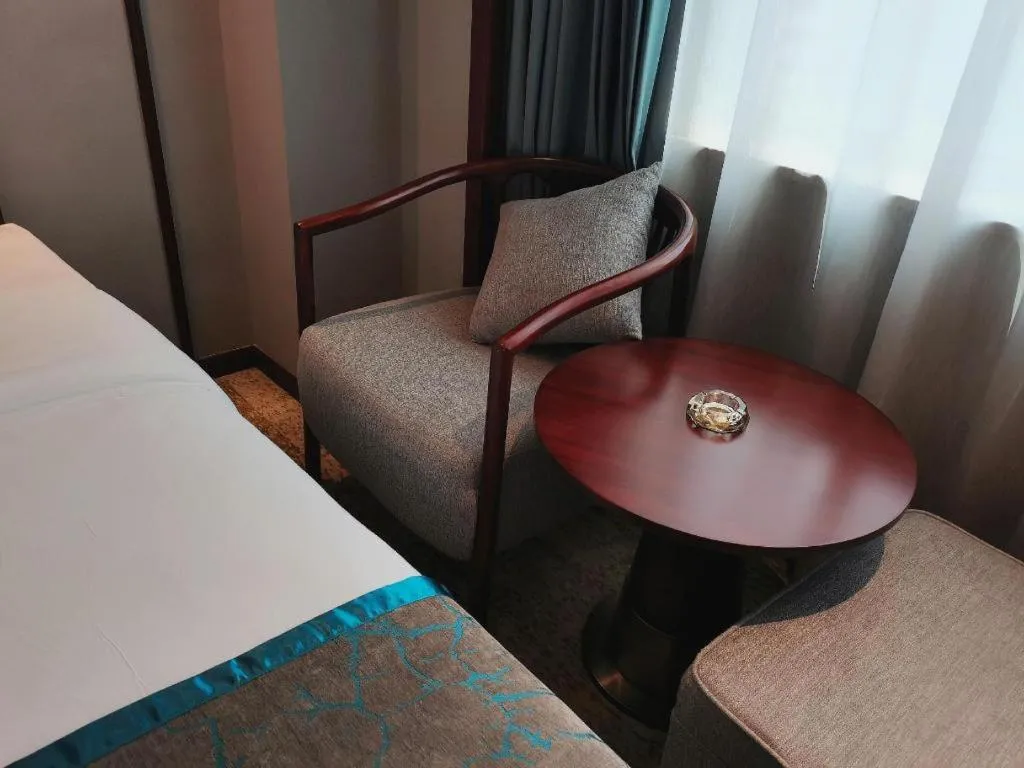 Bed in Yiyang Huatian Hotel