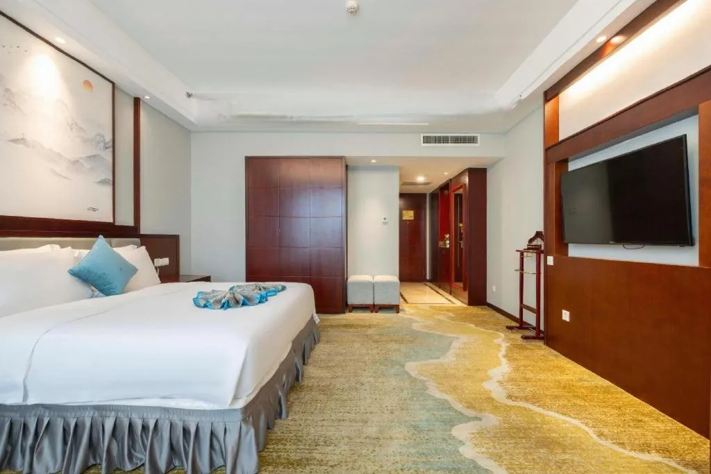 Bed in Yiyang Huatian Hotel