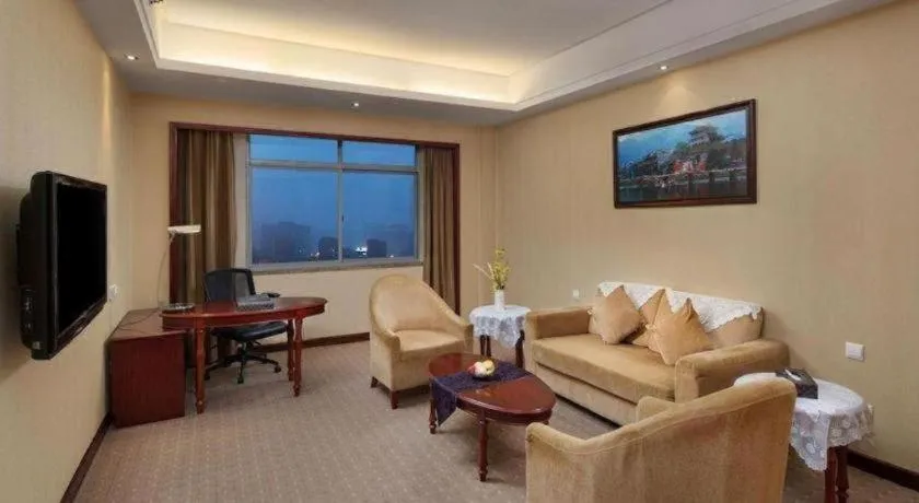 Yiyang Huatian Hotel