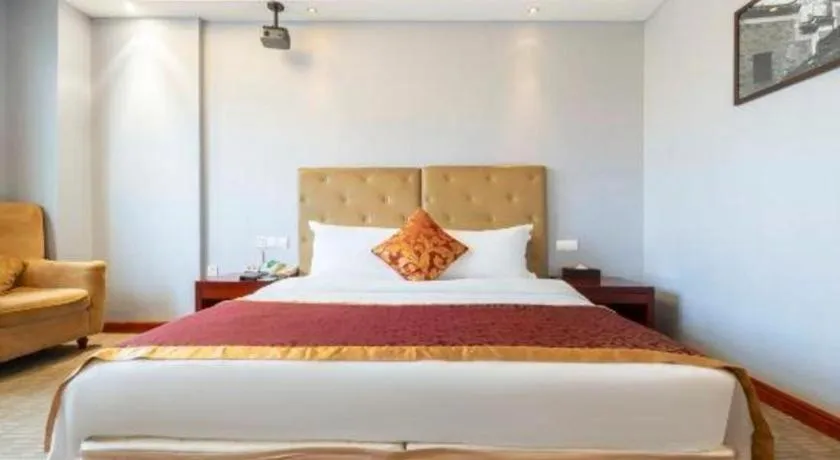 Bed in Yiyang Huatian Hotel