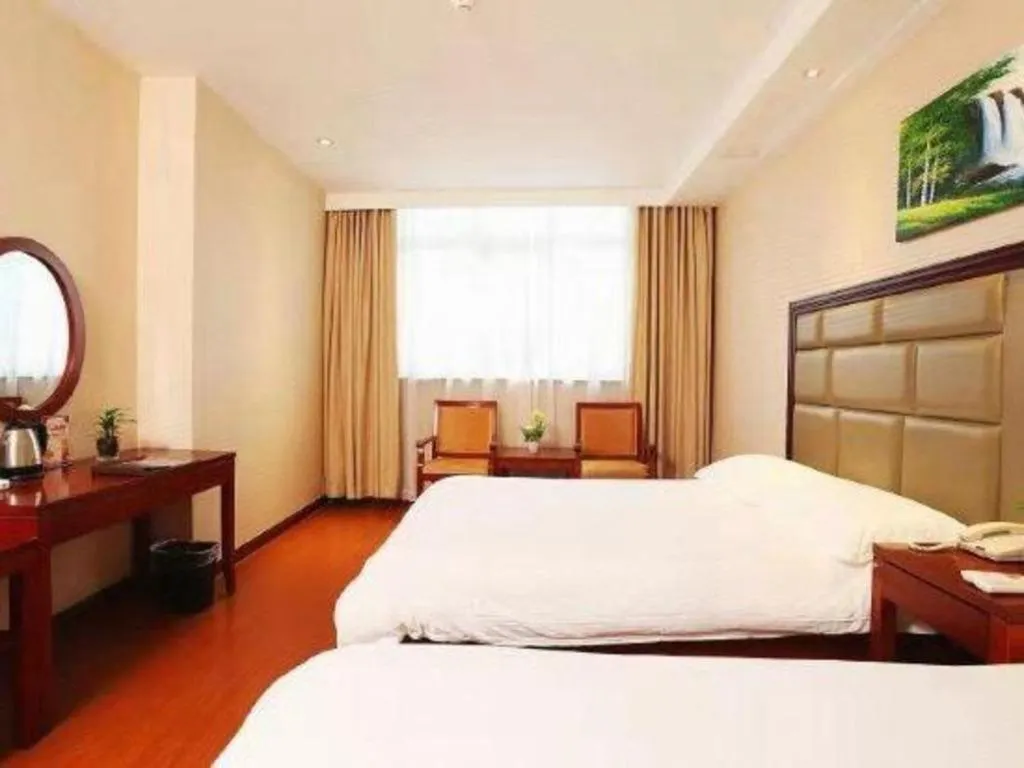 Bed in GreenTree Inn Shanghai Gongkang Road Branch