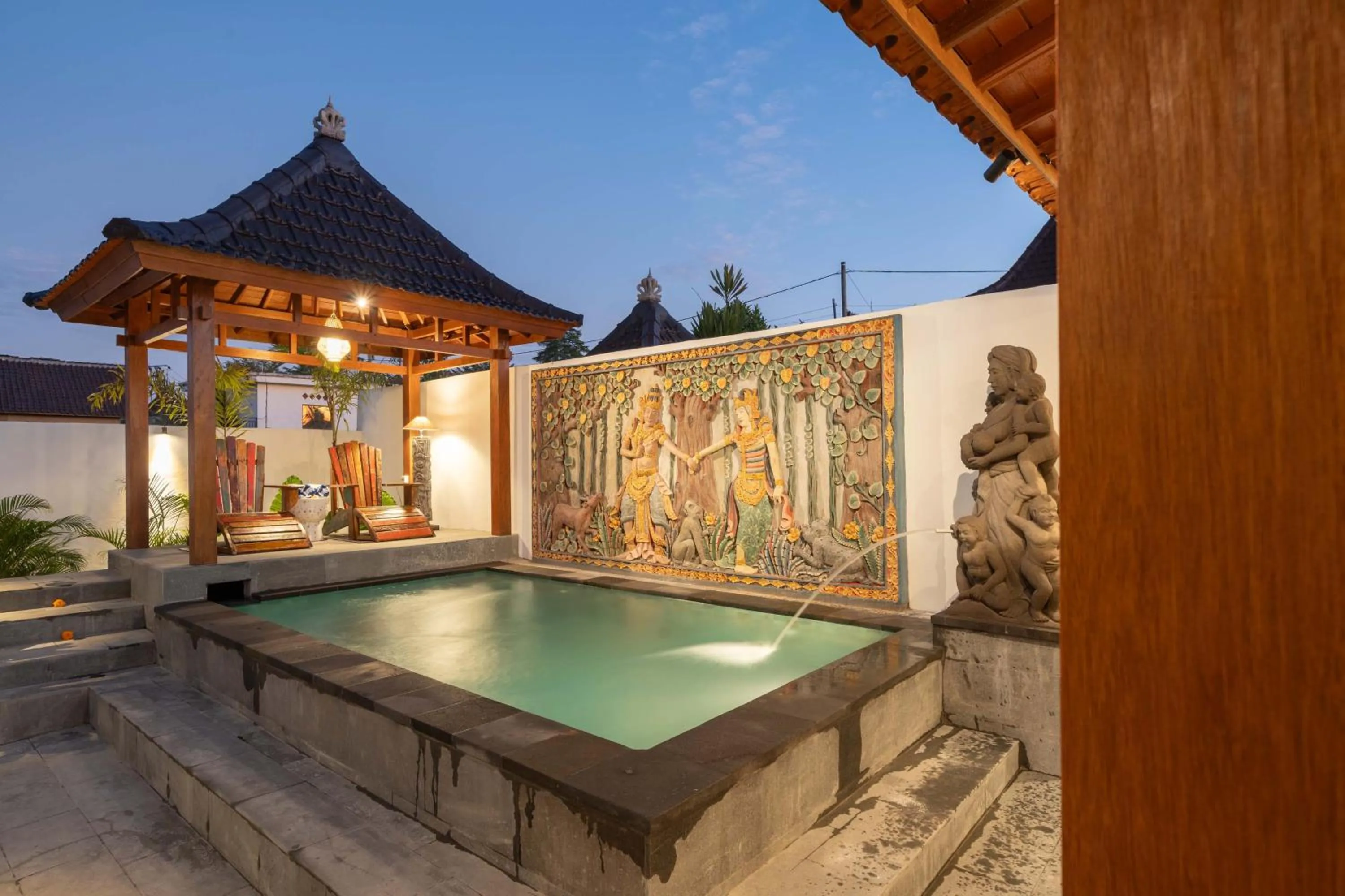 Swimming pool in Maddu Suites