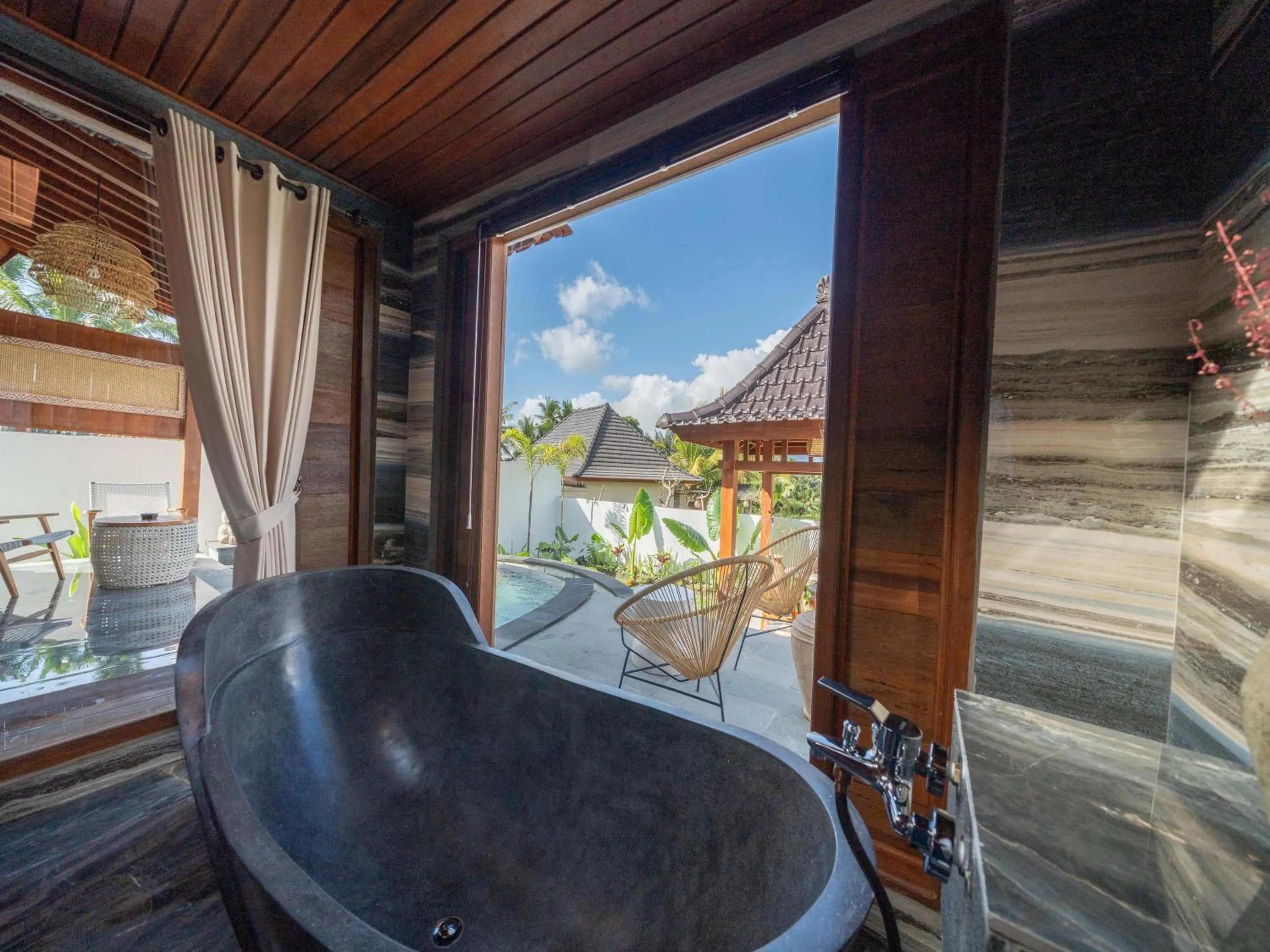 Bathroom in Maddu Suites