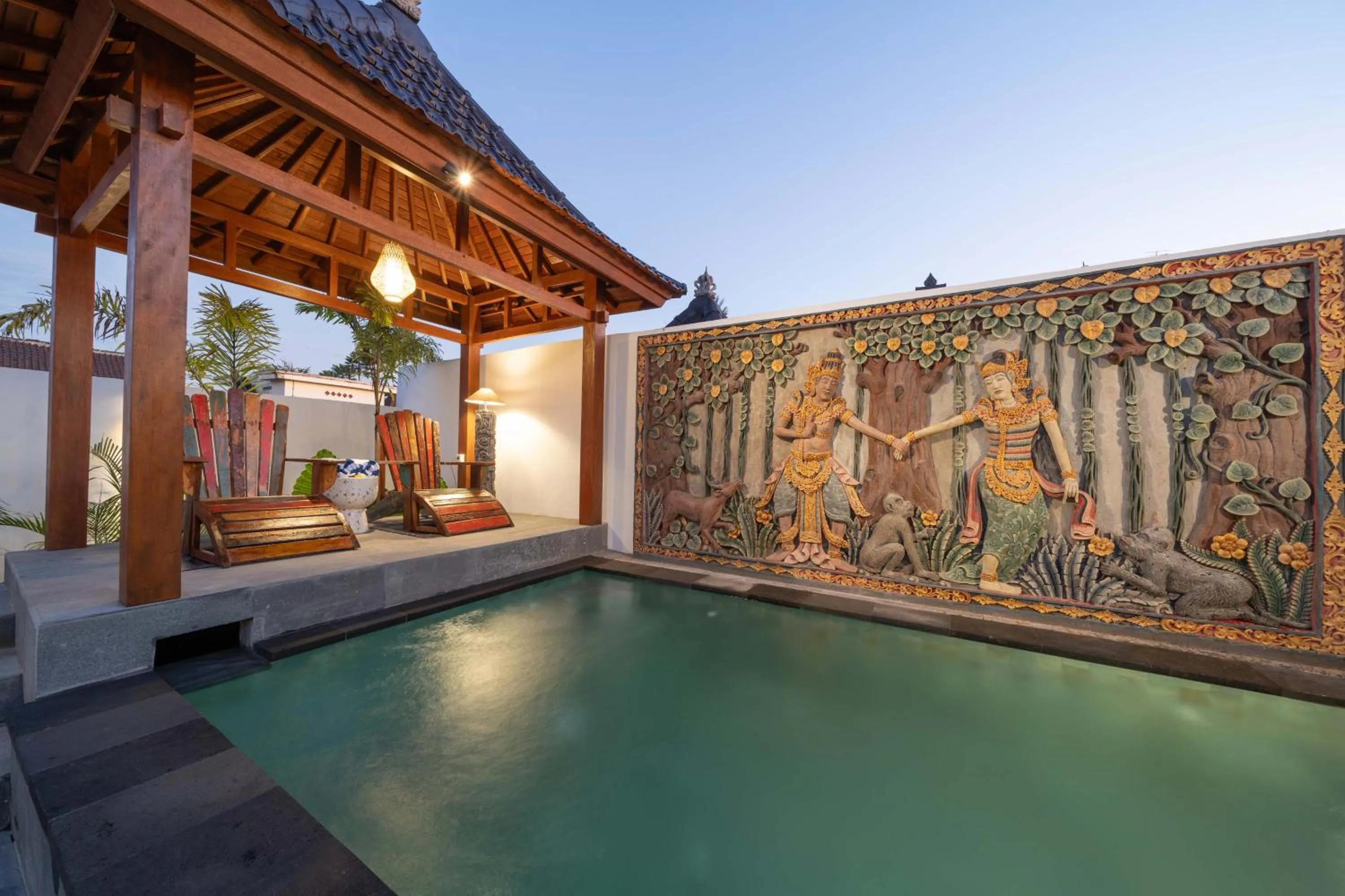 Swimming pool in Maddu Suites