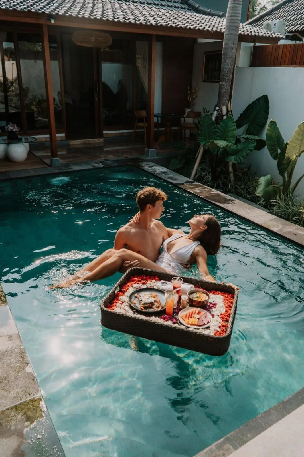 Swimming pool in Maddu Suites