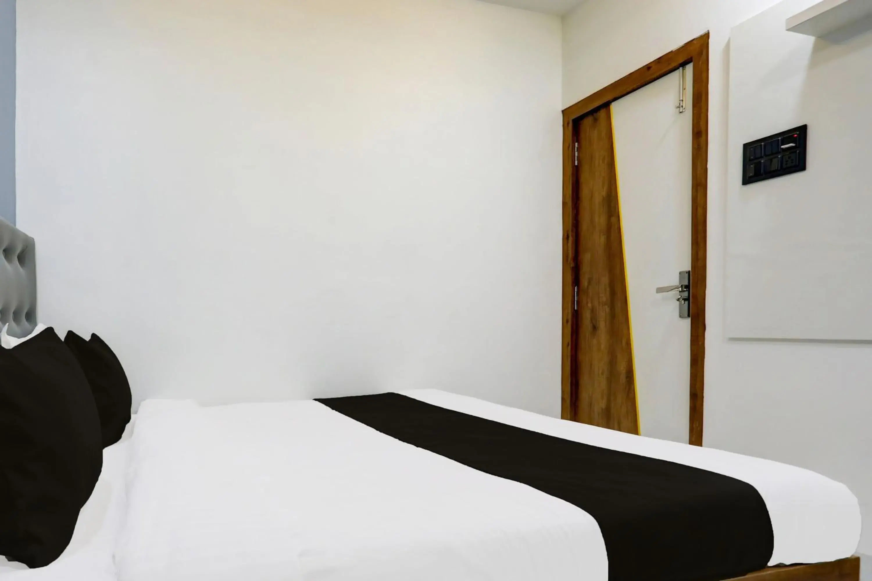 Bedroom, Bed in HOTEL O ANUSHTHAN Bedroom, Bed in HOTEL O ANUSHTHAN