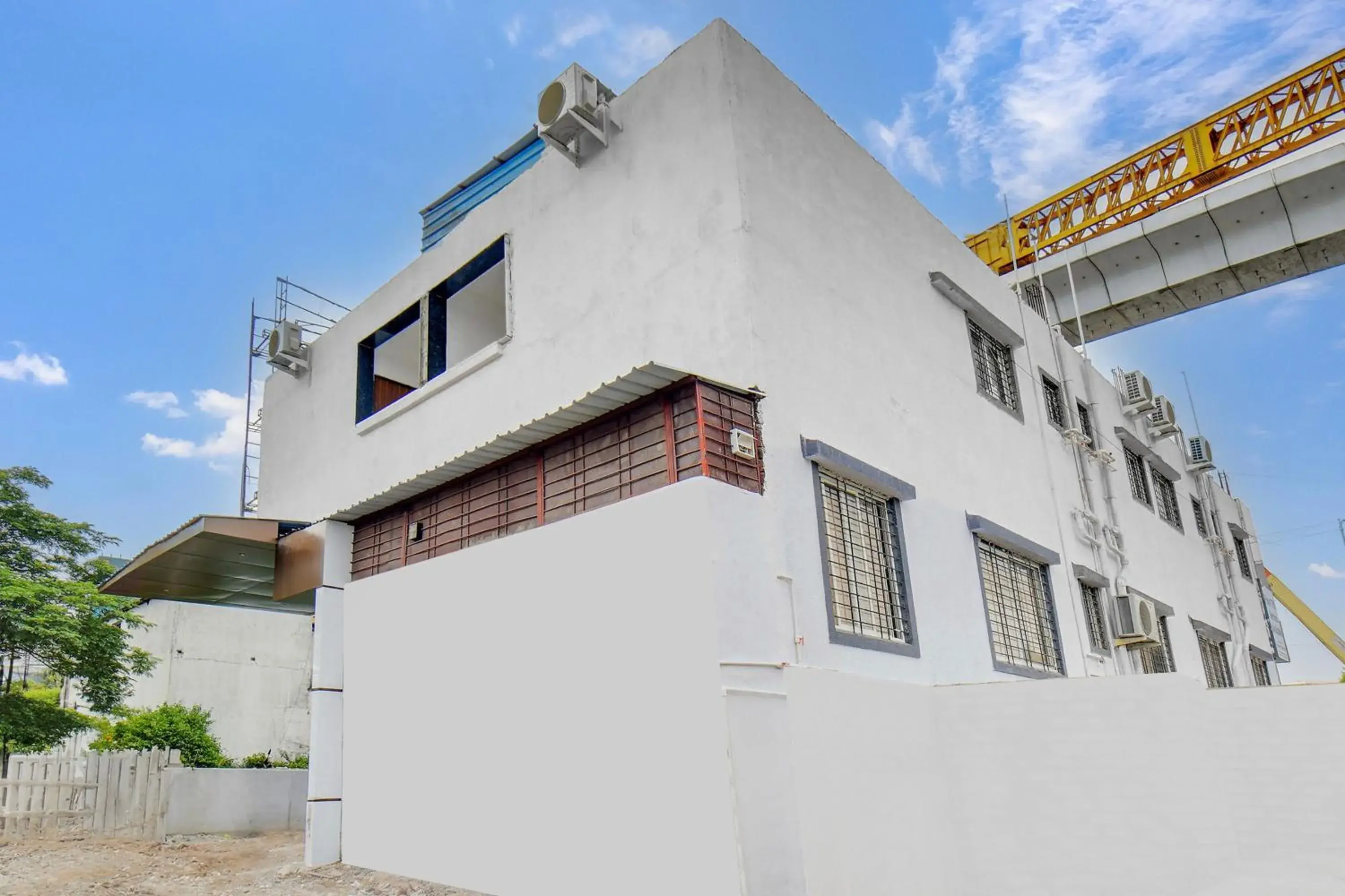 Facade/entrance in Hotel O AR Executive Facade/entrance in Hotel O AR Executive