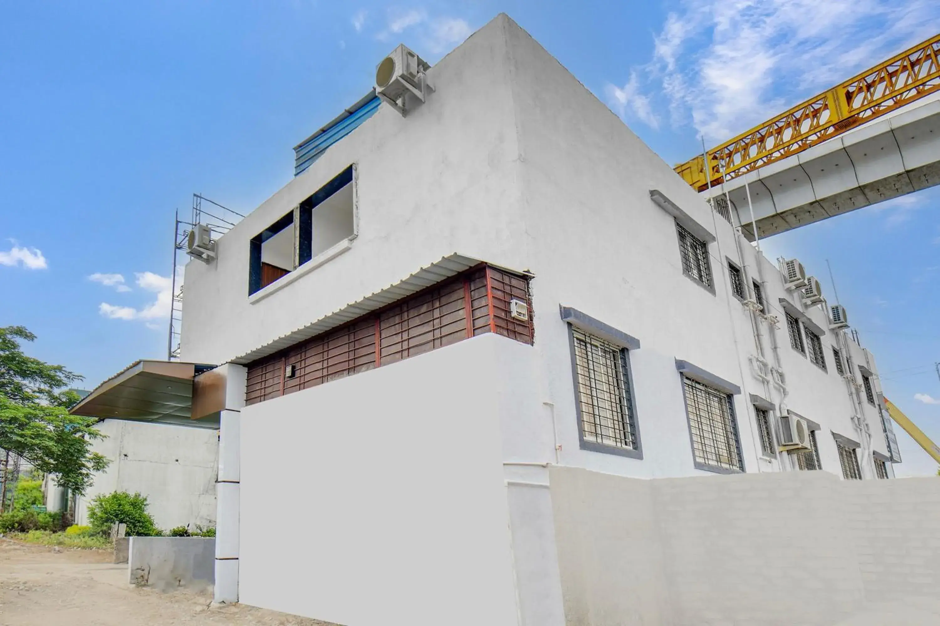 Facade/entrance in Hotel O AR Executive Facade/entrance in Hotel O AR Executive