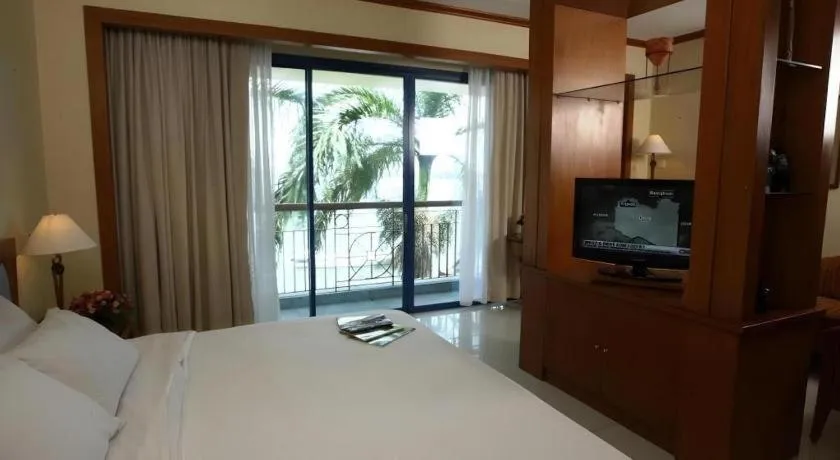 Bed in Makassar Golden Hotel