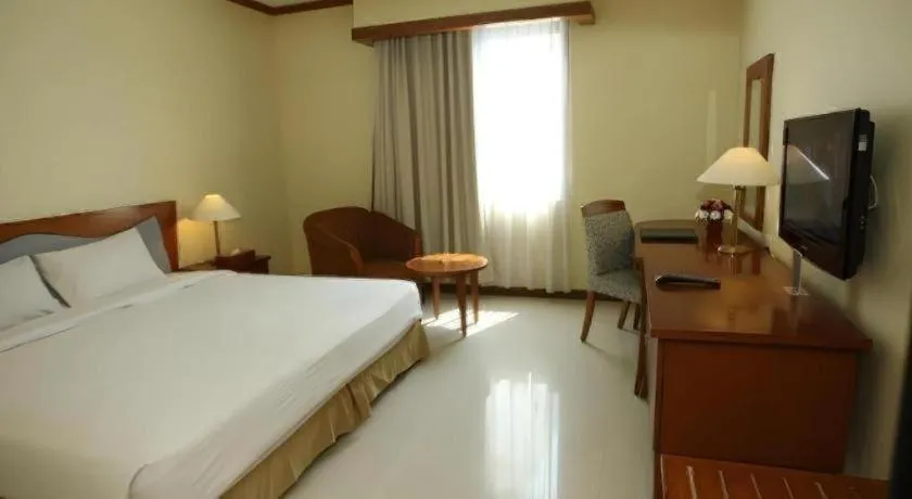 Bed in Makassar Golden Hotel