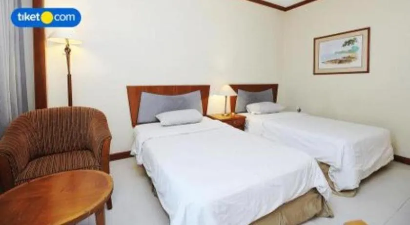 Bed in Makassar Golden Hotel