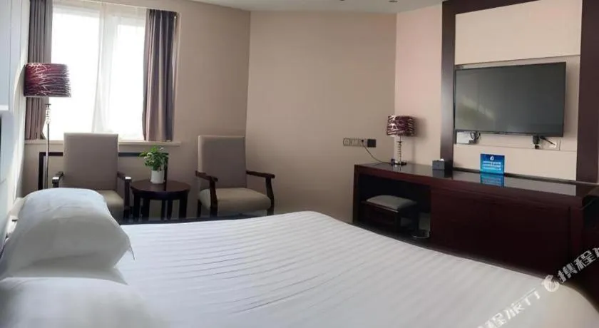 Bed in Rui Cheng Hotel