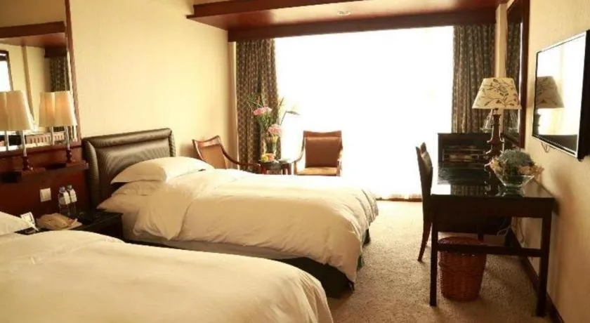 Bed in Seaview Gleetour Hotel Shenzhen Eastwing building