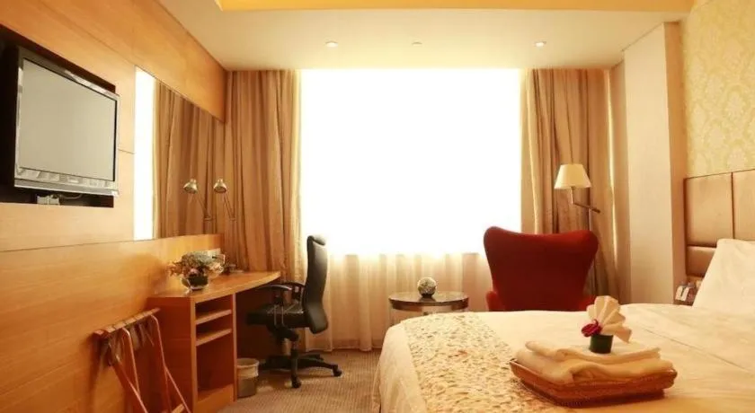 Bed in Seaview Gleetour Hotel Shenzhen Eastwing building