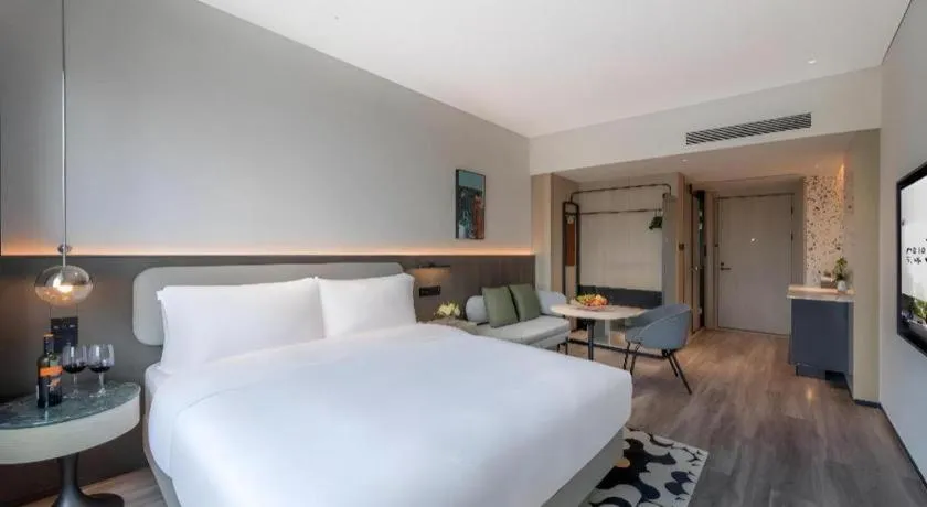 Bed in Seaview Gleetour Hotel Shenzhen Eastwing building