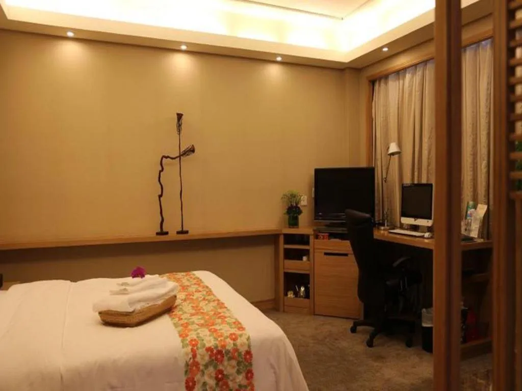 Bed in Seaview Gleetour Hotel Shenzhen Eastwing building
