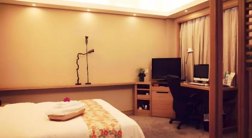 Bed in Seaview Gleetour Hotel Shenzhen Eastwing building