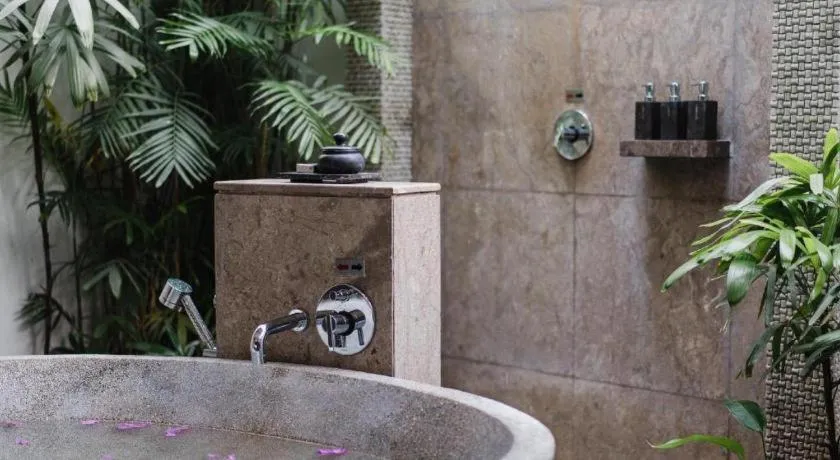 Batu Karang Lembongan Resort & Spa