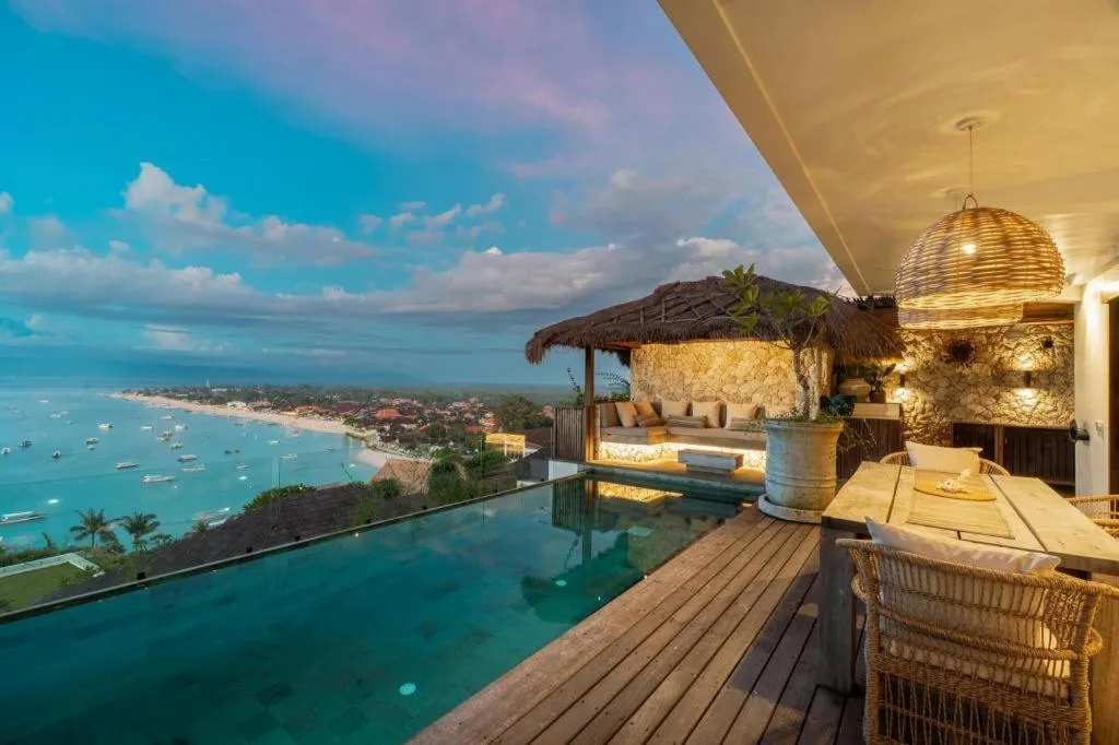 Batu Karang Lembongan Resort & Spa