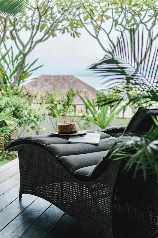 Batu Karang Lembongan Resort & Spa