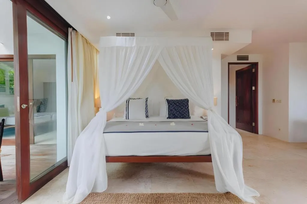Bed in Batu Karang Lembongan Resort & Spa