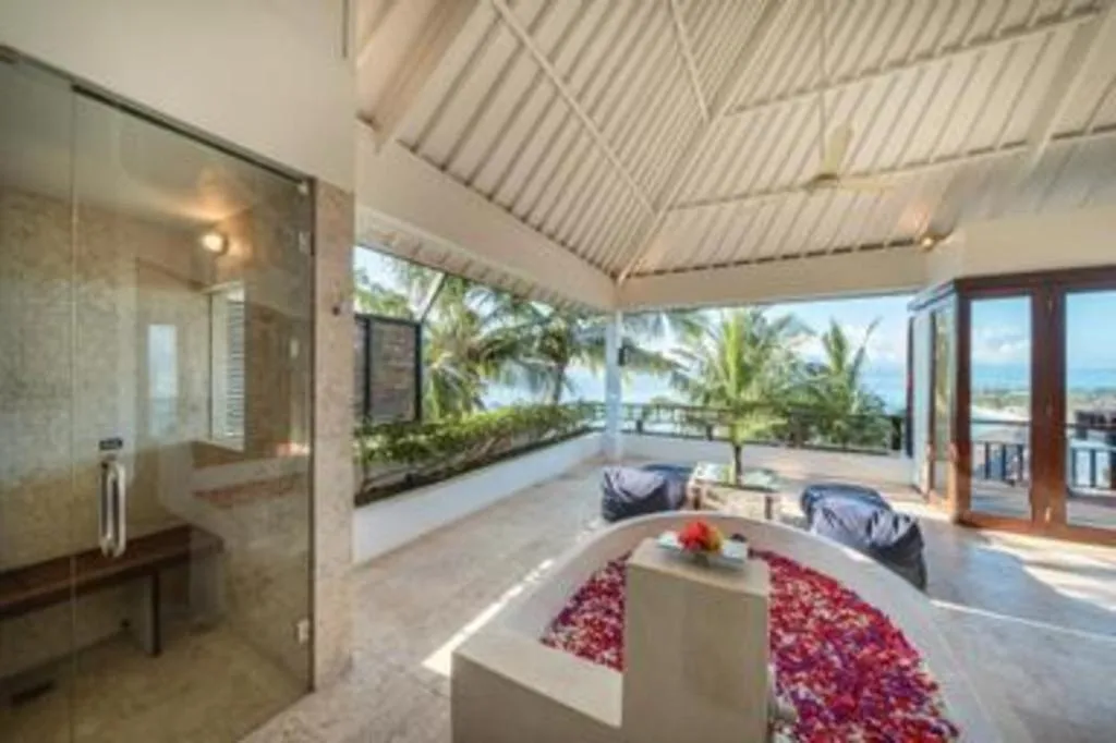 Batu Karang Lembongan Resort & Spa