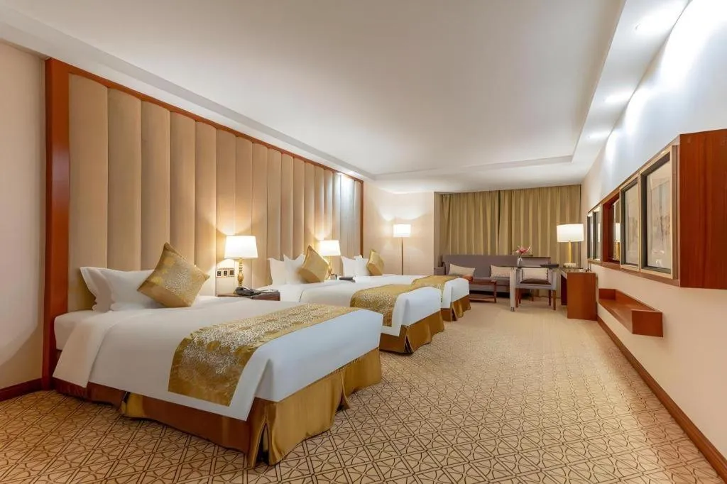 Bed in Yihe Grand Hotel