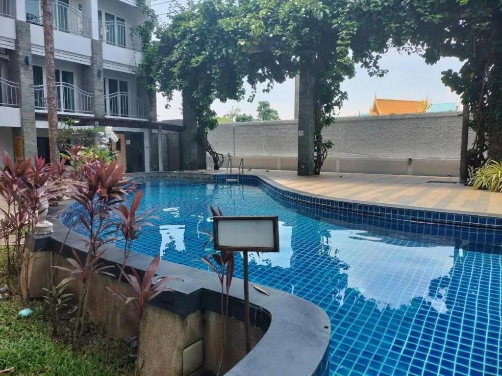 Phuket Ecozy Hotel