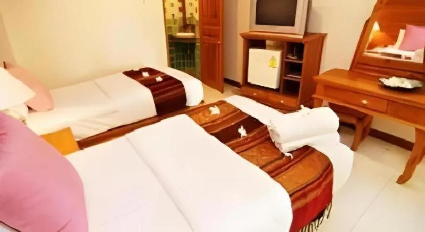 Bed in Fah Place Hotel