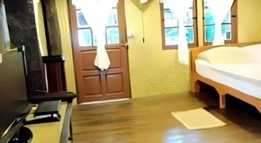 Bed in Chiang Dao Hut Bed in Chiang Dao Hut