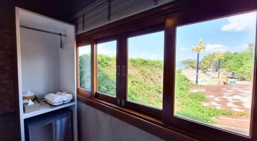 Chic Chiangkhan Hotel